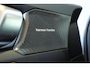 Volvo XC40 B4 Plus Dark | Panoramadak | Semi-Electrische Wegklapbare Trekhaak | Verwarmbare voorstoelen, stuurwiel en voorruit | Premium audio by Harman Kardon | Adaptieve cruise control | Keyless Entree | Parkeersensoren voor + achter | Stoelverwarming | Stuurwielverwarming |