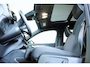 Volvo XC40 B4 Plus Dark | Panoramadak | Semi-Electrische Wegklapbare Trekhaak | Verwarmbare voorstoelen, stuurwiel en voorruit | Premium audio by Harman Kardon | Adaptieve cruise control | Keyless Entree | Parkeersensoren voor + achter | Stoelverwarming | Stuurwielverwarming |