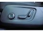 Volvo XC40 B4 Plus Dark | Panoramadak | Semi-Electrische Wegklapbare Trekhaak | Verwarmbare voorstoelen, stuurwiel en voorruit | Premium audio by Harman Kardon | Adaptieve cruise control | Keyless Entree | Parkeersensoren voor + achter | Stoelverwarming | Stuurwielverwarming |