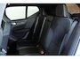 Volvo XC40 B4 Plus Dark | Panoramadak | Semi-Electrische Wegklapbare Trekhaak | Verwarmbare voorstoelen, stuurwiel en voorruit | Premium audio by Harman Kardon | Adaptieve cruise control | Keyless Entree | Parkeersensoren voor + achter | Stoelverwarming | Stuurwielverwarming |