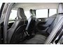 Volvo XC40 T3 Momentum Pro - Parkeercamera achter - Parkeersensoren voor & achter - Volvo On Call - Sensus Navigatie met Apple® CarPlay en Android Auto - High Performance Audio - Climate Control - Cruise control - 18' LMV