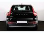 Volvo XC40 T3 Momentum Pro - Parkeercamera achter - Parkeersensoren voor & achter - Volvo On Call - Sensus Navigatie met Apple® CarPlay en Android Auto - High Performance Audio - Climate Control - Cruise control - 18' LMV