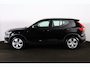 Volvo XC40 T3 Momentum Pro - Parkeercamera achter - Parkeersensoren voor & achter - Volvo On Call - Sensus Navigatie met Apple® CarPlay en Android Auto - High Performance Audio - Climate Control - Cruise control - 18' LMV
