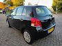 Toyota Yaris 1.3 VVTi Aspiration Nieuw in Nederland geleverde goed onderhouden Yaris