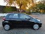 Toyota Yaris 1.3 VVTi Aspiration Nieuw in Nederland geleverde goed onderhouden Yaris