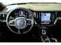 Volvo V60 T8 Plug-in hybrid AWD Plus Dark | Semi-Electrische Wegklapbare Trekhaak | Panoramadak | 360° Parkeercamera | Parkeersensoren voor + achter | Head-Up Display | Stoelverwarming | Stuurwielverwarming | Google Infotainment |