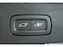 Volvo V60 T8 Plug-in hybrid AWD Plus Dark | Semi-Electrische Wegklapbare Trekhaak | Panoramadak | 360° Parkeercamera | Parkeersensoren voor + achter | Head-Up Display | Stoelverwarming | Stuurwielverwarming | Google Infotainment |
