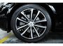 Volvo V60 T8 Plug-in hybrid AWD Plus Dark | Semi-Electrische Wegklapbare Trekhaak | Panoramadak | 360° Parkeercamera | Parkeersensoren voor + achter | Head-Up Display | Stoelverwarming | Stuurwielverwarming | Google Infotainment |