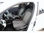 Renault Clio 1.0 TCe 90 Evolution 16 inch LMV Donkere Ramen Navigatie Carplay Rijstrooksensor Parkeersensor