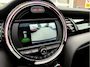 MINI Cooper 5-Deurs 1.5 Business Edition Panoramadak, Camera, Stoelverwarming, 17''Lmv