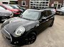 MINI Cooper 5-Deurs 1.5 Business Edition Panoramadak, Camera, Stoelverwarming, 17''Lmv