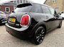 MINI Cooper 5-Deurs 1.5 Business Edition Panoramadak, Camera, Stoelverwarming, 17''Lmv