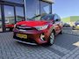 Kia Stonic 1.0 T-GDi 101PK HYBRIDE DYNAMIC APPCARPLAY/ NAVI/P-CAM/CLIMA/2XKEYELSS/PDC/LED/P-GLAS/S&S/DAKRAILS/MEDIA/BTA - 1 EIG./NL AUTO/KM = NAP