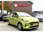 Hyundai i10 1.0 Comfort * UNIEK * Nu of Nooit * Nederlandse Auto met slechts  2.546 km. * Airco * Navigatie * Parkeer Camera * Cruise Control * Touch Screen Scherm * Vingerhoets; Vierde Generatie Eersteklas Service. Al meer dan 100 jaar een begrip in de Brabantse Kempen