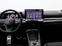 Volkswagen T-Roc 1.5 eTsi R-Line First Edition 150PK DSG Pano-Schuifdak, Trekhaak, Black Style, 20" LM Velgen, Keyless, Side Asisst, Matrix LED-Verlichting, Achteruitrijcamera