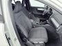 Volvo XC40 1.5 T3 Momentum Business | Climate Control / ECC | Licht metalen velgen 19 inch | Cruise control | Navigatie | Park Distance Control voor en achter |