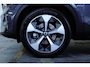 Volvo XC40 B4 Plus Dark | Semi-Electrische Wegklapbare Trekhaak | Verwarmbare voorstoelen, stuurwiel en voorruit | Premium audio by Harman Kardon | Adaptieve cruise control | Keyless Entree | Parkeersensoren voor + achter |