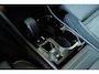 Volvo XC40 B4 Plus Dark | Semi-Electrische Wegklapbare Trekhaak | Verwarmbare voorstoelen, stuurwiel en voorruit | Premium audio by Harman Kardon | Adaptieve cruise control | Keyless Entree | Parkeersensoren voor + achter |