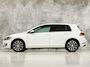 Volkswagen E-Golf e-Golf Sportline Deluxe Automaat (VIRTUAL COCKPIT, SOH 91,6%, APPLE CARPLAY, GROOT NAVI, CAMERA, STOELVERWARMING, SPORTSTOELEN, LED KOPLAMPEN, ADAPTIVE CRUISE, GETINT GLAS, NIEUWSTAAT)