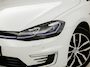 Volkswagen E-Golf e-Golf Sportline Deluxe Automaat (VIRTUAL COCKPIT, SOH 91,6%, APPLE CARPLAY, GROOT NAVI, CAMERA, STOELVERWARMING, SPORTSTOELEN, LED KOPLAMPEN, ADAPTIVE CRUISE, GETINT GLAS, NIEUWSTAAT)