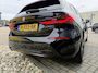 BMW 1-Serie 118i 140PK AUTOMAAT HE PANO/H&K/APPCARPLAY/HUD/ NAVI/DIGICOCKPIT/LED/2XKEYLESS/P-CAM/2XPDC/CLIMA/STUURWIELVERWARMING/MEDIA/S&S/SPORTZETELS/LMV - NL AUTO - KM=NAP - 2. EIG. -