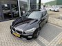 BMW 1-Serie 118i 140PK AUTOMAAT HE PANO/H&K/APPCARPLAY/HUD/ NAVI/DIGICOCKPIT/LED/2XKEYLESS/P-CAM/2XPDC/CLIMA/STUURWIELVERWARMING/MEDIA/S&S/SPORTZETELS/LMV - NL AUTO - KM=NAP - 2. EIG. -