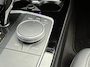 BMW 1-Serie 118i 140PK AUTOMAAT HE PANO/H&K/APPCARPLAY/HUD/ NAVI/DIGICOCKPIT/LED/2XKEYLESS/P-CAM/2XPDC/CLIMA/STUURWIELVERWARMING/MEDIA/S&S/SPORTZETELS/LMV - NL AUTO - KM=NAP - 2. EIG. -