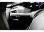 Toyota Urban Cruiser Dynamic 61 kWh | Stuur en stoelverwarming | Navigatie | Parkeersensoren | All season banden |