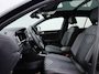 Volkswagen T-Roc 1.5 TSI R-Line | Pano dak | Trekhaak | Navigatie | Camera | Elek Achterklep | 19" | ACC |