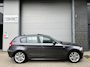 BMW 1-Serie 120i Graphite [Open dak | Stoel VW | Xenon | Cruise | PDC | Leder]