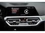 BMW 3-Serie 318i Business Edition | M-PAKKET | SCHUIFDAK | HIFI | CAMERA |