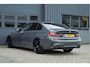 BMW 3-Serie 318i Business Edition | M-PAKKET | SCHUIFDAK | HIFI | CAMERA |