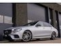 Mercedes-Benz E-klasse 200 AMG | Pano | Night | Virtual | Carbon | Burmester | Camera | Sfeer | Trekhaak | Stoelverwarming | LED | Keyless | Carplay | Nappa Leder | NAP | Dealer Onderhouden | Garantie