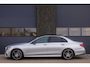Mercedes-Benz E-klasse 200 AMG | Pano | Night | Virtual | Carbon | Burmester | Camera | Sfeer | Trekhaak | Stoelverwarming | LED | Keyless | Carplay | Nappa Leder | NAP | Dealer Onderhouden | Garantie