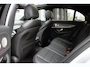 Mercedes-Benz E-klasse 200 AMG | Pano | Night | Virtual | Carbon | Burmester | Camera | Sfeer | Trekhaak | Stoelverwarming | LED | Keyless | Carplay | Nappa Leder | NAP | Dealer Onderhouden | Garantie