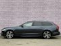 Volvo V90 2.0 T6 Plug-in hybrid AWD Ultimate Dark | Trekhaak | 20" | 360 Camera | Luchtvering | Stoel/stuur verwarming | Extra getint glas | Pilot assist | Adaptieve cruise control | Head-up display | Harman & Kardon | Elektrisch verstelbare bestuurdersstoel | Schuif/kanteldak |
