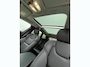 Volvo V90 2.0 T6 Plug-in hybrid AWD Ultimate Dark | Trekhaak | 20" | 360 Camera | Luchtvering | Stoel/stuur verwarming | Extra getint glas | Pilot assist | Adaptieve cruise control | Head-up display | Harman & Kardon | Elektrisch verstelbare bestuurdersstoel | Schuif/kanteldak |