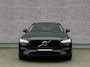 Volvo V90 2.0 T6 Plug-in hybrid AWD Ultimate Dark | Trekhaak | 20" | 360 Camera | Luchtvering | Stoel/stuur verwarming | Extra getint glas | Pilot assist | Adaptieve cruise control | Head-up display | Harman & Kardon | Elektrisch verstelbare bestuurdersstoel | Schuif/kanteldak |