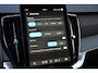 Volvo XC90 T8 Plug-in hybrid AWD Ultra Dark Exec. Ed. | Verwarmde, Geventileerde en Masserende Voorstoelen | Luchtvering | Panoramisch Schuif-/Kanteldak | 360º Camera | Getint Glas | Bowers & Wilkins premium Audio | 22" lichtmetalen velgen | Adaptieve Cruise Control |