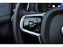 Volvo XC90 T8 Plug-in hybrid AWD Ultra Dark Exec. Ed. | Verwarmde, Geventileerde en Masserende Voorstoelen | Luchtvering | Panoramisch Schuif-/Kanteldak | 360º Camera | Getint Glas | Bowers & Wilkins premium Audio | 22" lichtmetalen velgen | Adaptieve Cruise Control |