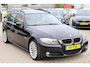 BMW 3-Serie Touring 318i High Executive | Elektrisch glazen panorama-dak | Lederen bekleding | Xenon
