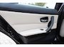 BMW 3-Serie Touring 318i High Executive | Elektrisch glazen panorama-dak | Lederen bekleding | Xenon