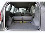 Toyota RAV4 2.0-16V VVT-i Sol | Lichtmetalen velgen | spatbordverbreders in carrosseriekleur | monotone carrosseriekleur | airconditioning | elektrisch bedienbare portierramen achter (5-drs) | lederen stuurwiel e