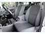 Toyota RAV4 2.0-16V VVT-i Sol | Lichtmetalen velgen | spatbordverbreders in carrosseriekleur | monotone carrosseriekleur | airconditioning | elektrisch bedienbare portierramen achter (5-drs) | lederen stuurwiel e