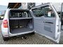 Toyota RAV4 2.0-16V VVT-i Sol | Lichtmetalen velgen | spatbordverbreders in carrosseriekleur | monotone carrosseriekleur | airconditioning | elektrisch bedienbare portierramen achter (5-drs) | lederen stuurwiel e