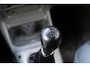 Toyota RAV4 2.0-16V VVT-i Sol | Lichtmetalen velgen | spatbordverbreders in carrosseriekleur | monotone carrosseriekleur | airconditioning | elektrisch bedienbare portierramen achter (5-drs) | lederen stuurwiel e