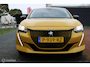 Peugeot e-208 EV Active 50 kWh, Geel metallic, Clima, Cruise, Navi/App connect