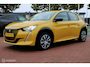 Peugeot e-208 EV Active 50 kWh, Geel metallic, Clima, Cruise, Navi/App connect