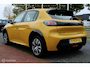 Peugeot e-208 EV Active 50 kWh, Geel metallic, Clima, Cruise, Navi/App connect