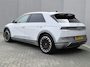 Hyundai Ioniq 5 Lounge 77.4 kWh / SOH 99% / Dealer onderhouden / Trekhaak 1.600 kg / Panoramadak / warmtepomp / Stoelventilatie / head-up display / Stuur-, stoel- en achtebankverwarming / 20" LM wielen / elektrisch achterklep / Apple Carplay Android Auto /